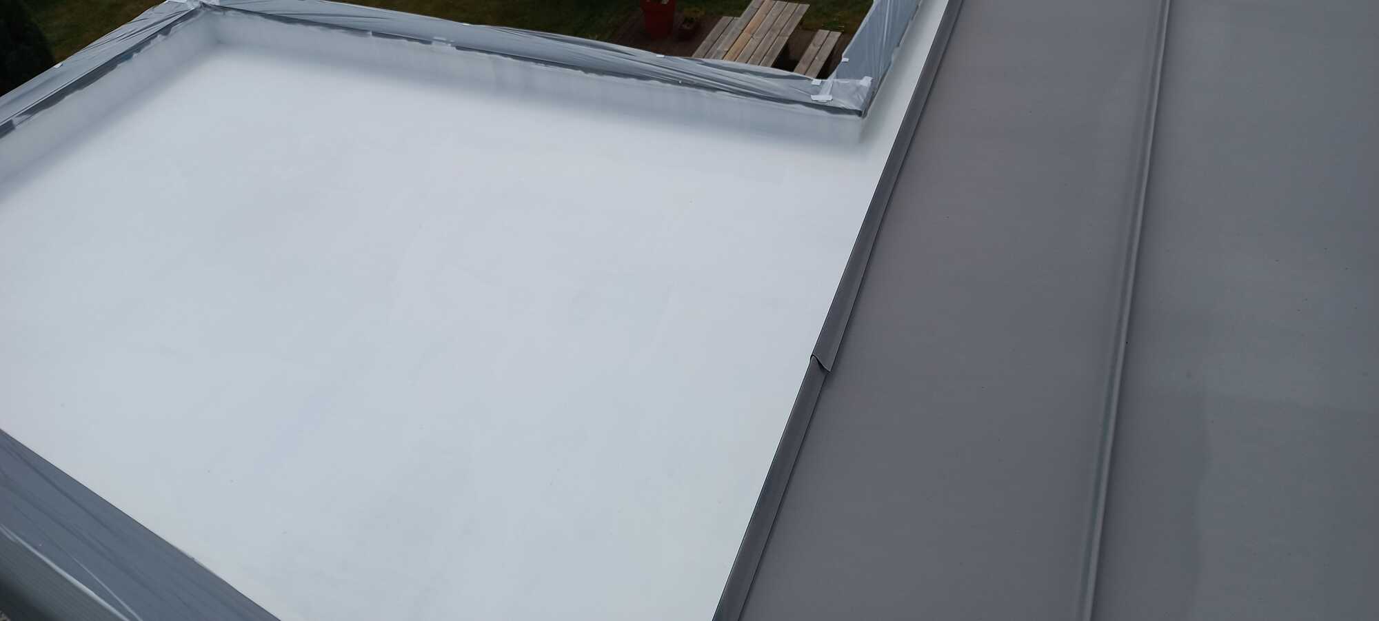 Application de peinture thermique Thermacote sur une toiture en Bretagne par SODIP